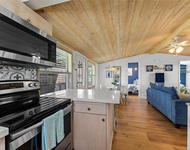14103 Duncan Way - Photo Thumbnail 7
