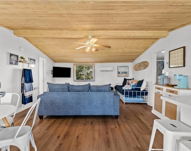 14103 Duncan Way - Photo Thumbnail 4