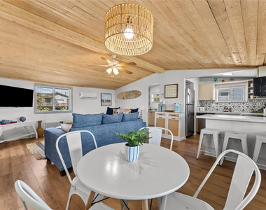14103 Duncan Way - Photo Thumbnail 10