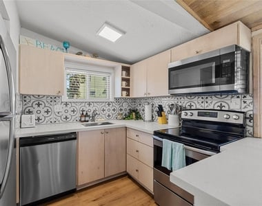 14103 Duncan Way - Photo Thumbnail 6