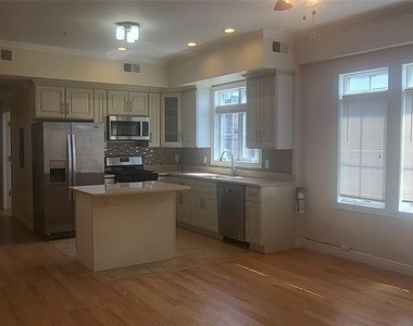 21 Grove - Photo Thumbnail 2