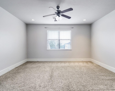 1224 Delano Street - Photo Thumbnail 10