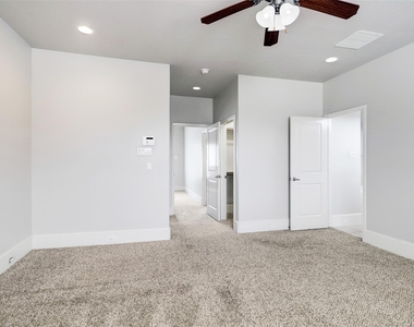 1224 Delano Street - Photo Thumbnail 11