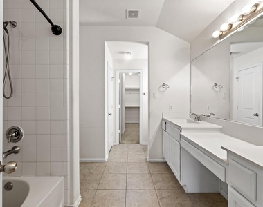 8410 Green Paseo Place - Photo Thumbnail 13