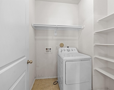 8410 Green Paseo Place - Photo Thumbnail 10