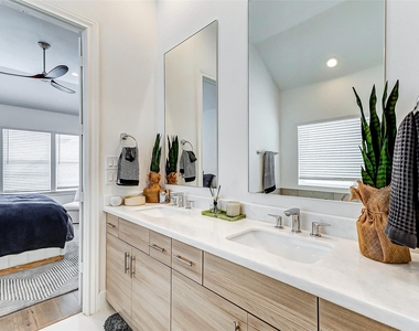 2722 Dolce Oaks Drive - Photo Thumbnail 5