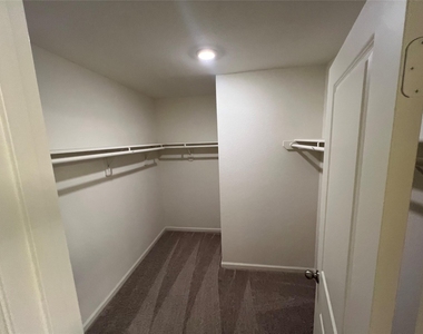 3022 Spindletree Lane - Photo Thumbnail 13