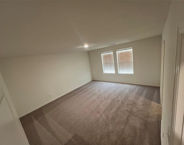 3022 Spindletree Lane - Photo Thumbnail 7