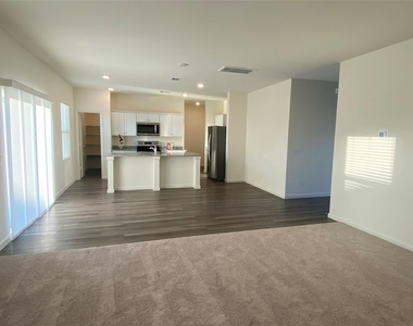 3022 Spindletree Lane - Photo Thumbnail 4