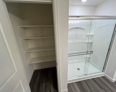 3022 Spindletree Lane - Photo Thumbnail 12