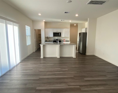 3022 Spindletree Lane - Photo Thumbnail 3
