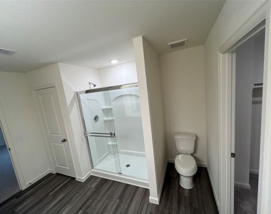 3022 Spindletree Lane - Photo Thumbnail 11