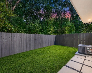 7826 Beckley Street - Photo Thumbnail 18