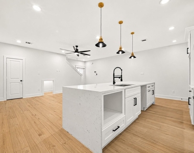 7826 Beckley Street - Photo Thumbnail 6
