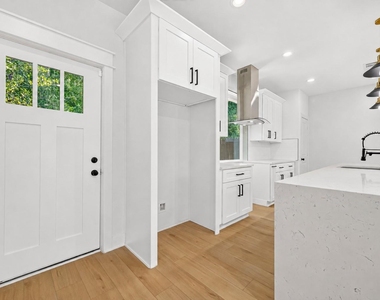 7826 Beckley Street - Photo Thumbnail 7