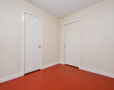 824 Robin Street - Photo Thumbnail 23