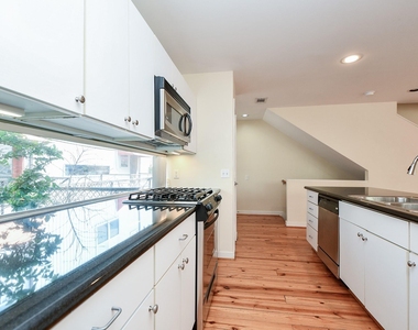 824 Robin Street - Photo Thumbnail 13