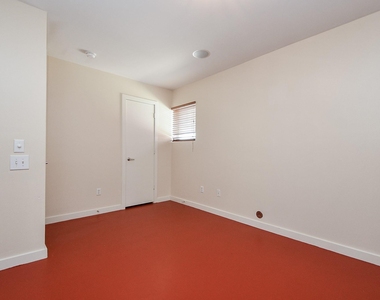 824 Robin Street - Photo Thumbnail 25