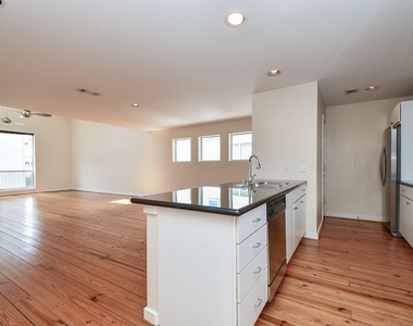 824 Robin Street - Photo Thumbnail 10
