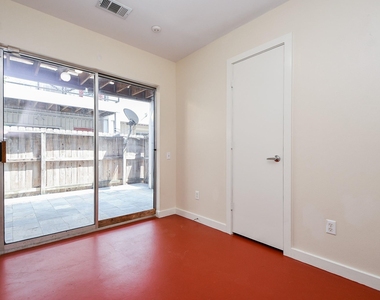 824 Robin Street - Photo Thumbnail 22