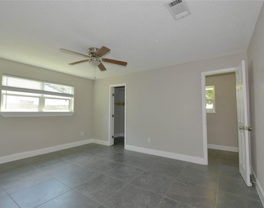 1126 Robert Street - Photo Thumbnail 12