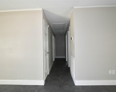 1126 Robert Street - Photo Thumbnail 8