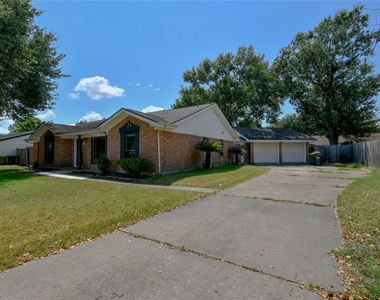 1126 Robert Street - Photo Thumbnail 1