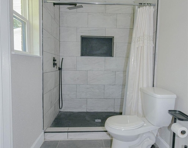 1126 Robert Street - Photo Thumbnail 13