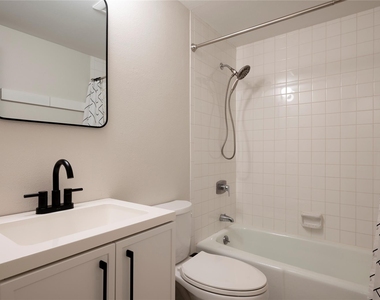 4004 Montrose Boulevard - Photo Thumbnail 14