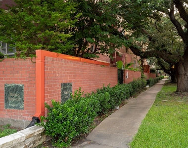 4004 Montrose Boulevard - Photo Thumbnail 18