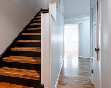 4004 Montrose Boulevard - Photo Thumbnail 9