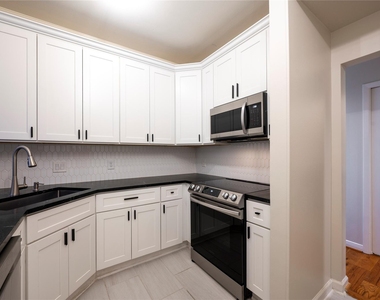 4004 Montrose Boulevard - Photo Thumbnail 4