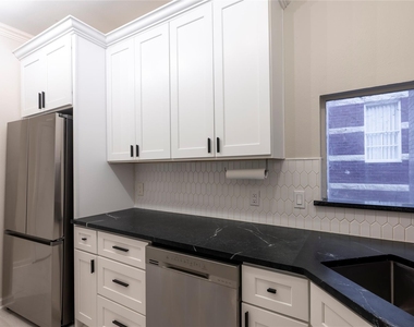 4004 Montrose Boulevard - Photo Thumbnail 7