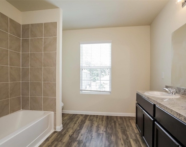 10118 Piave Drive - Photo Thumbnail 7