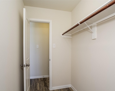 10118 Piave Drive - Photo Thumbnail 6