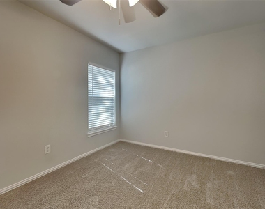 4012 Cedarwood Drive - Photo Thumbnail 10