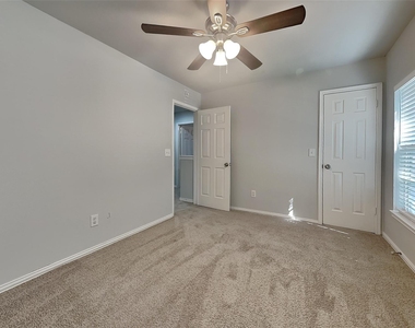 4012 Cedarwood Drive - Photo Thumbnail 11