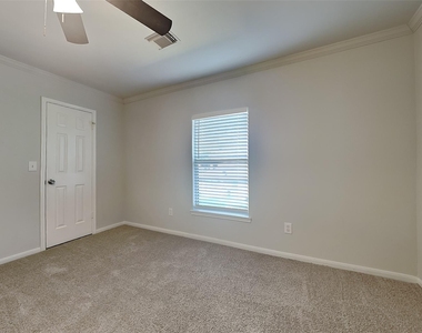 4012 Cedarwood Drive - Photo Thumbnail 13