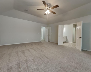 4012 Cedarwood Drive - Photo Thumbnail 6