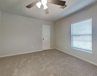 4012 Cedarwood Drive - Photo Thumbnail 12