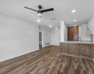 3600 Montrose Boulevard - Photo Thumbnail 5