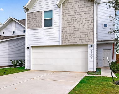 2714 Discovery Trails Court - Photo Thumbnail 2