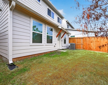 2714 Discovery Trails Court - Photo Thumbnail 41