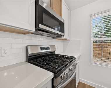2714 Discovery Trails Court - Photo Thumbnail 16
