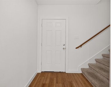 2714 Discovery Trails Court - Photo Thumbnail 5