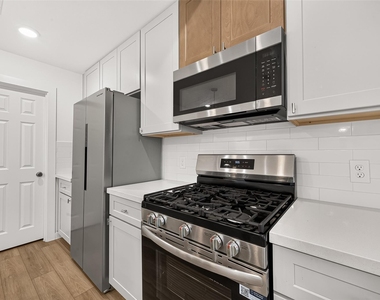 2714 Discovery Trails Court - Photo Thumbnail 13