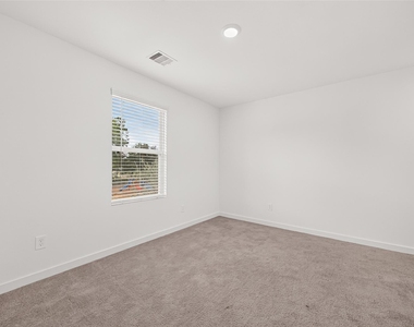 2714 Discovery Trails Court - Photo Thumbnail 24