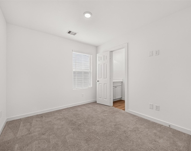 2714 Discovery Trails Court - Photo Thumbnail 27