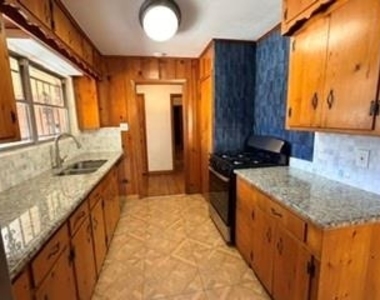 1803 Sea Queen Court - Photo Thumbnail 3
