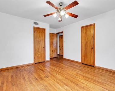 1803 Sea Queen Court - Photo Thumbnail 5